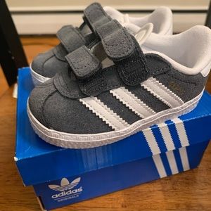 Adidas toddler kids size 4K Gazelle sneaker NIB